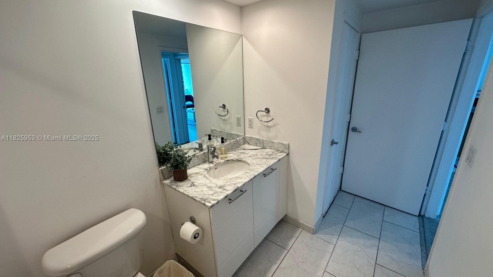 THE PLAZA 901 BRICKELL CO - Residential Lease