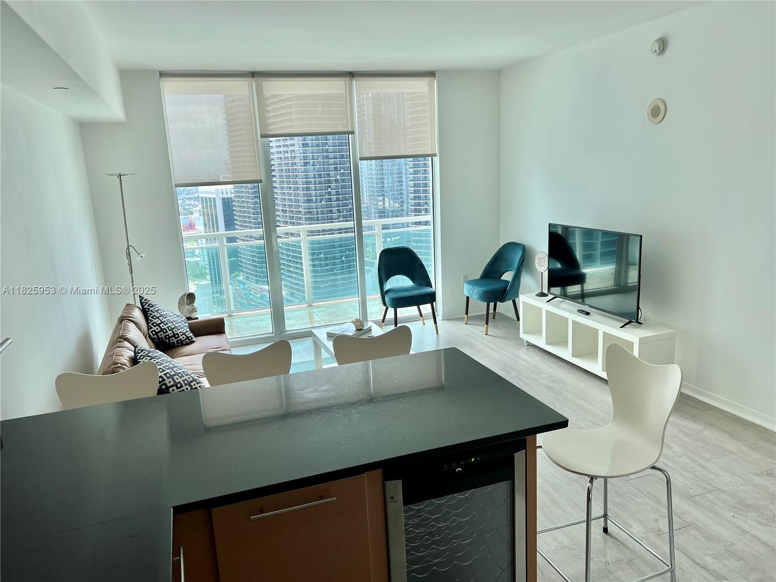 THE PLAZA 901 BRICKELL CO - Residential Lease