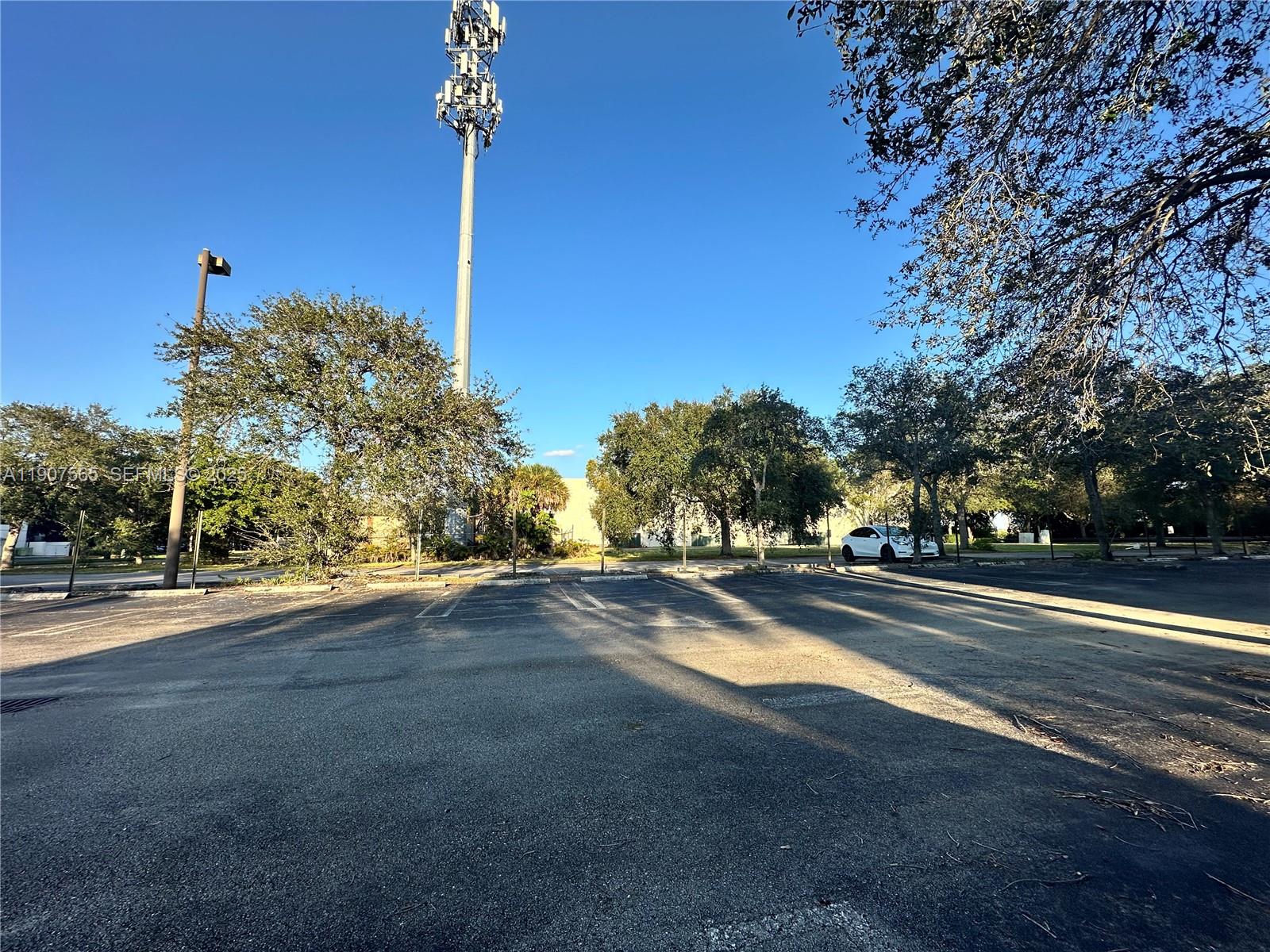 MIAMI LAKES IND PARK SEC - Commercial Sale