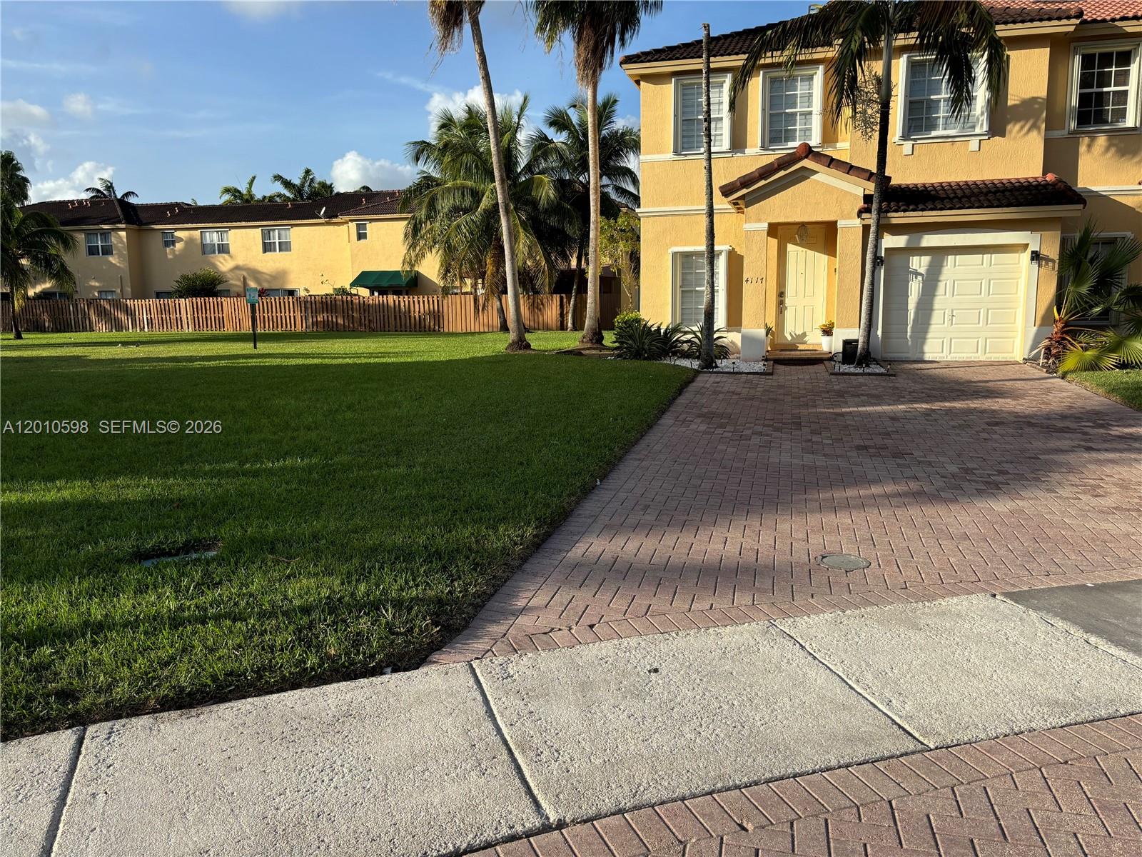 FLORIDIAN ISLES - Residential