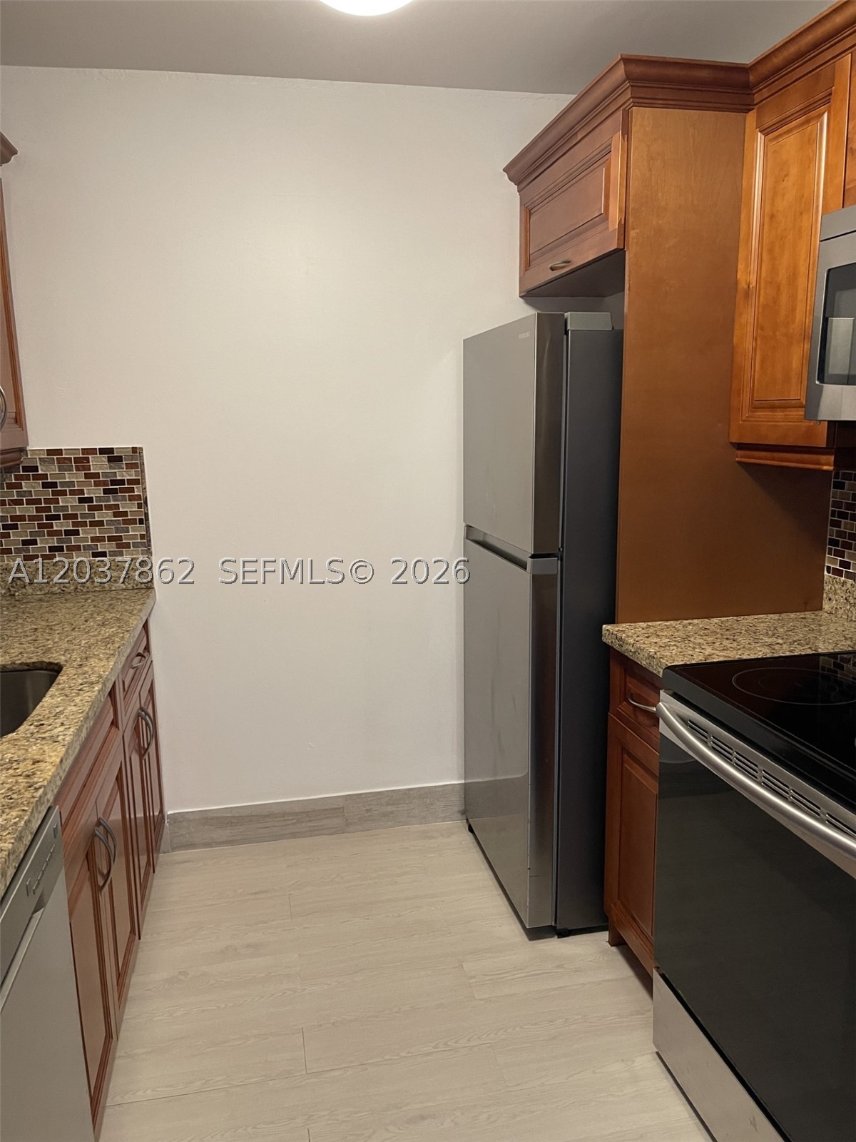 NEW HAMPTON AT CENTURY VI - Residential Lease