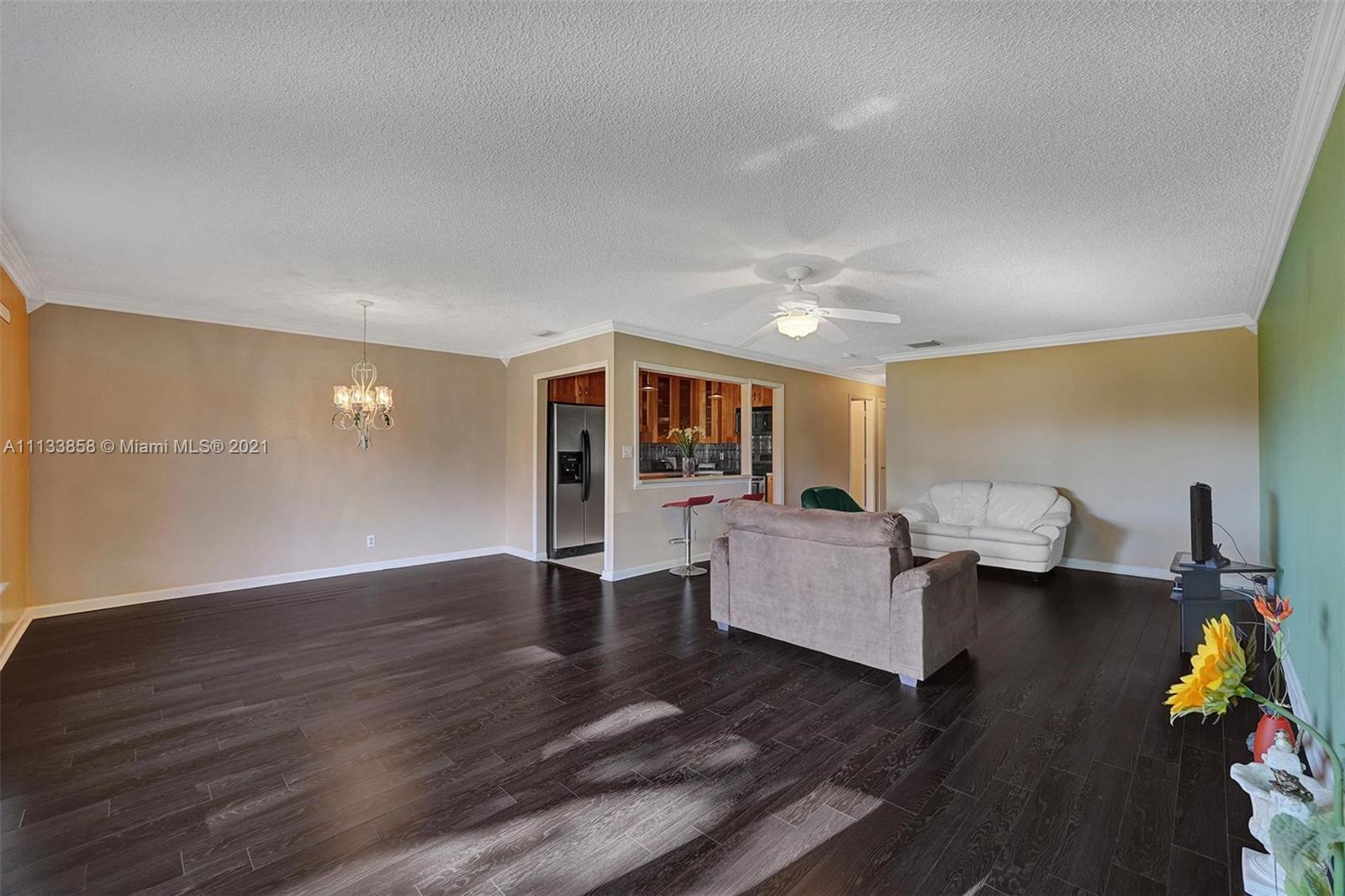 LAUDERDALE WEST 4 CONDO - Residential