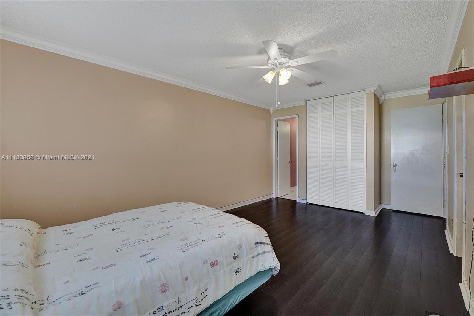 LAUDERDALE WEST 4 CONDO - Residential