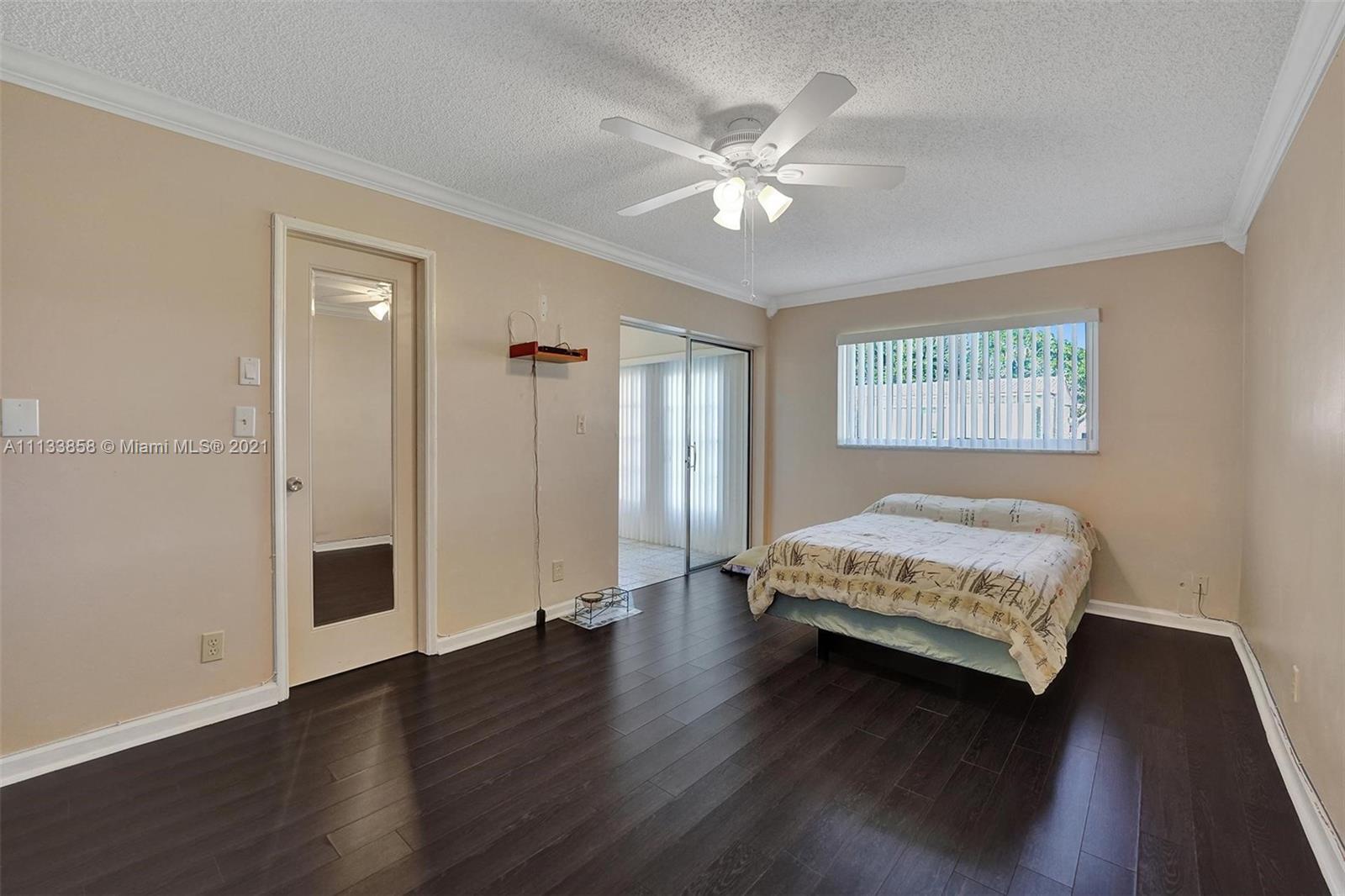 LAUDERDALE WEST 4 CONDO - Residential