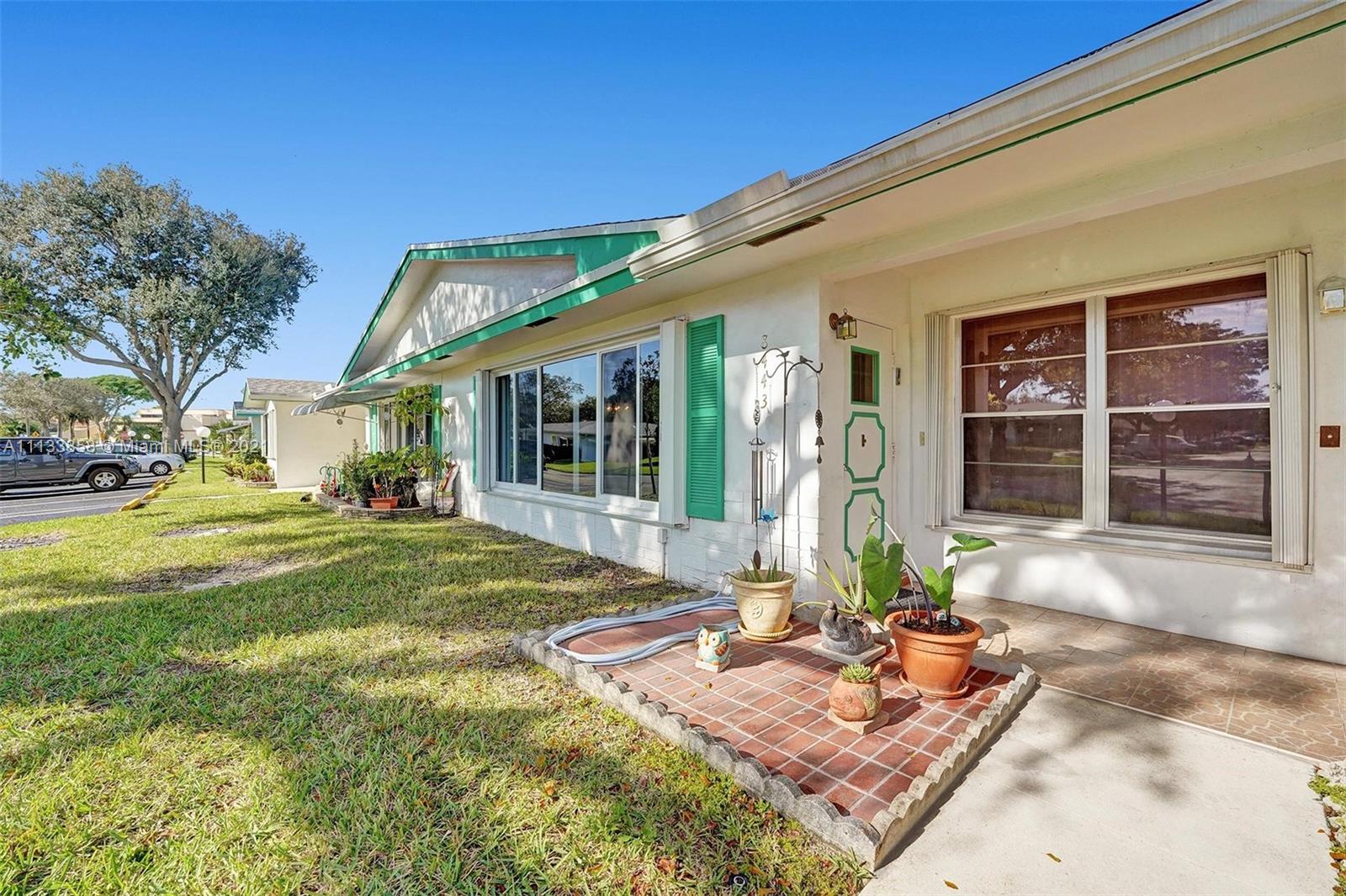 LAUDERDALE WEST 4 CONDO - Residential