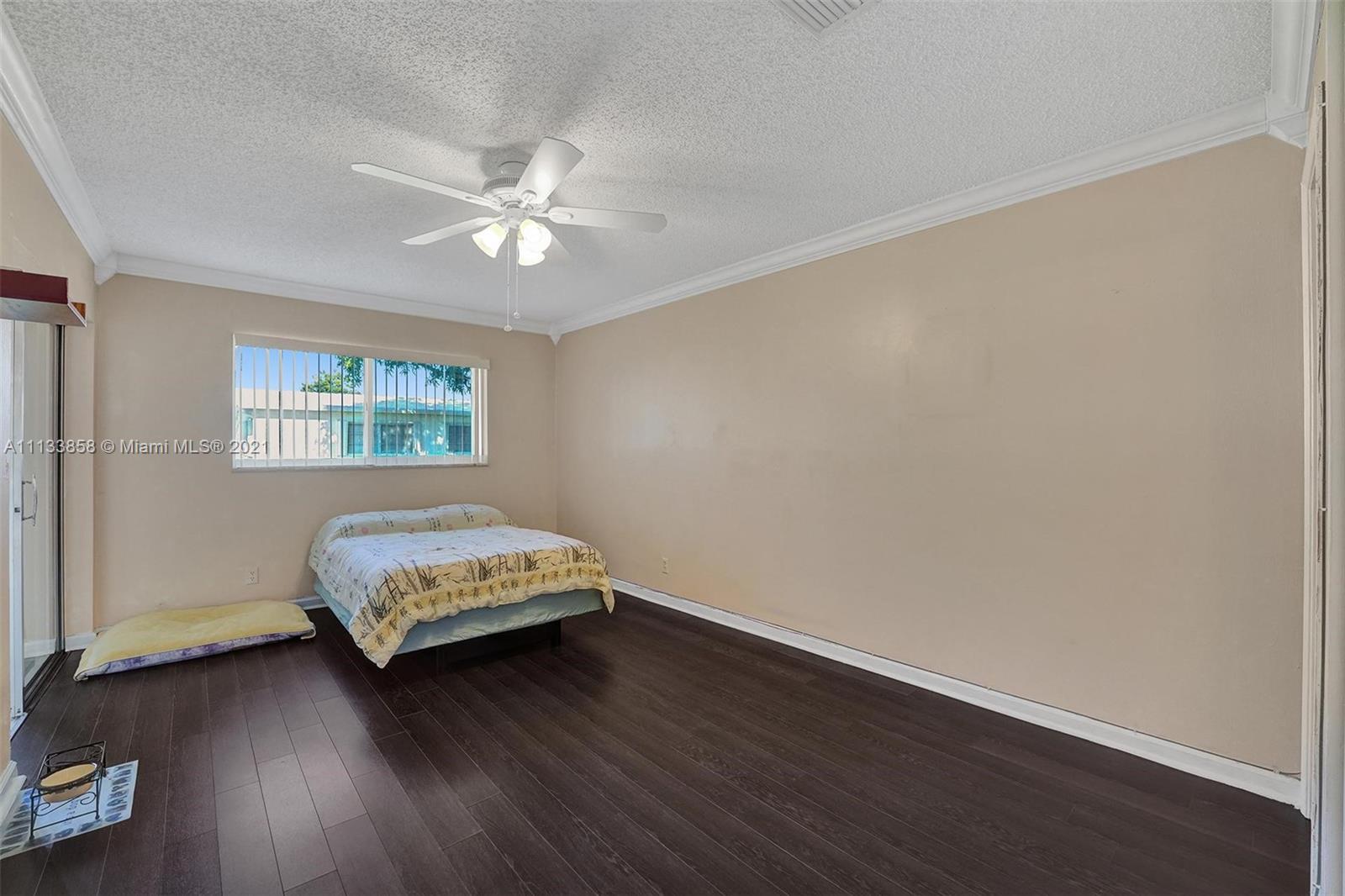 LAUDERDALE WEST 4 CONDO - Residential