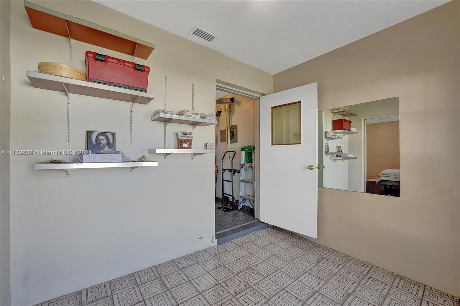 LAUDERDALE WEST 4 CONDO - Residential