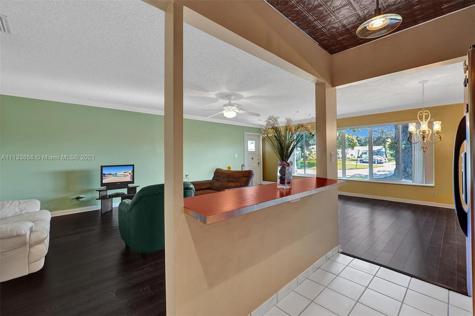 LAUDERDALE WEST 4 CONDO - Residential
