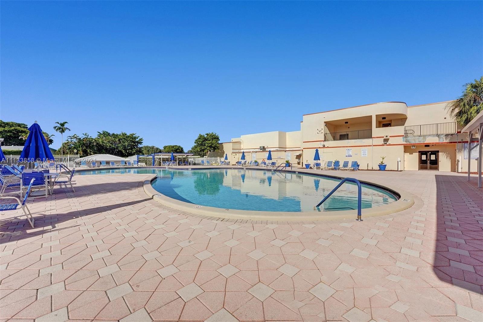 LAUDERDALE WEST 4 CONDO - Residential