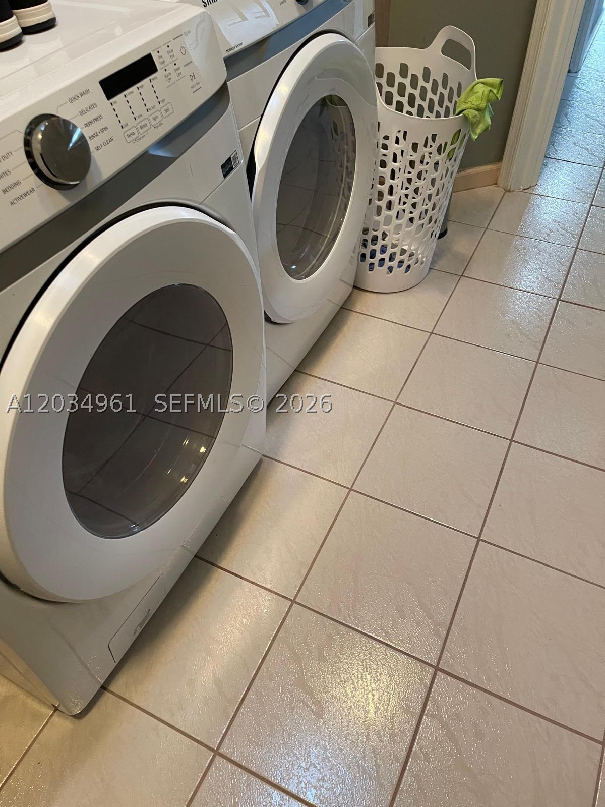 CARILLON CONDO - Residential Lease