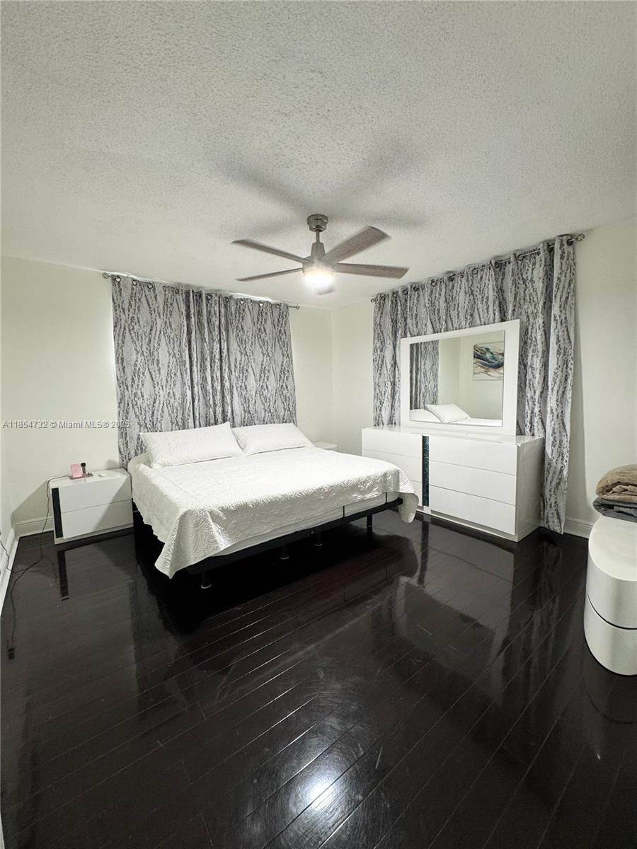 VALENCIA CONDO - Residential