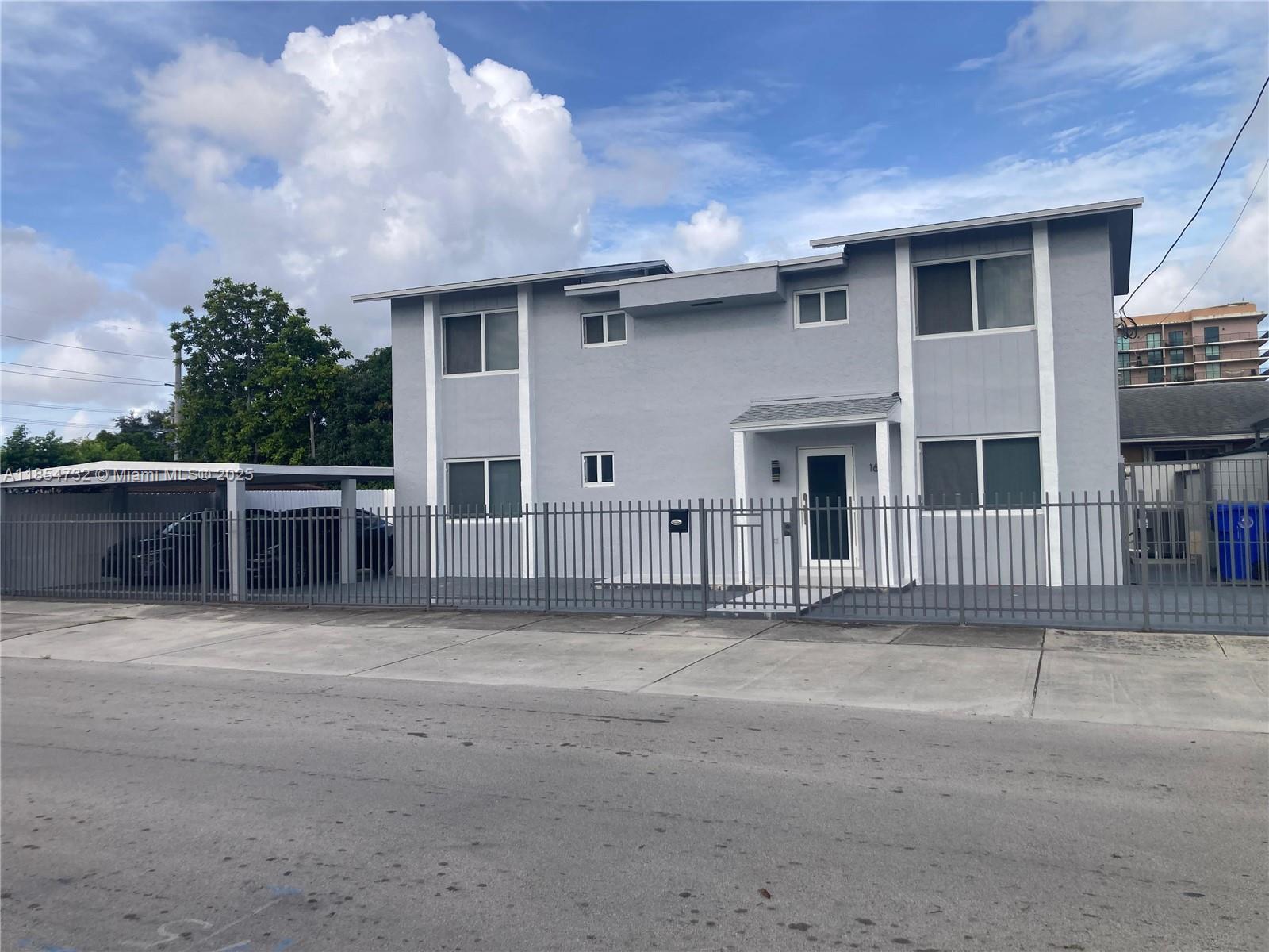 Single family in excellent location with an extra converted room on the ground floor, near miracle mile, no association, new roof a year ago (2024), new air conditioning (2025) impact windows and doors.