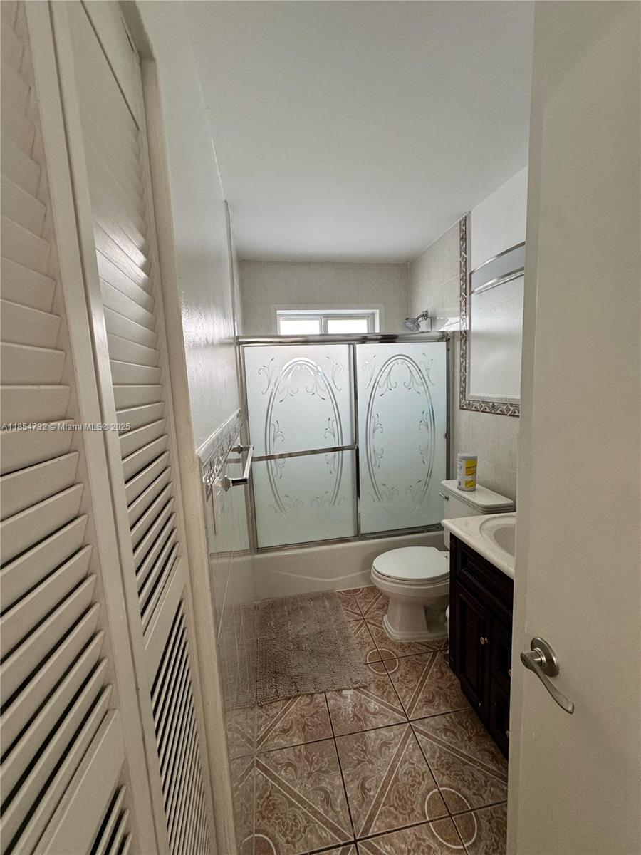 VALENCIA CONDO - Residential