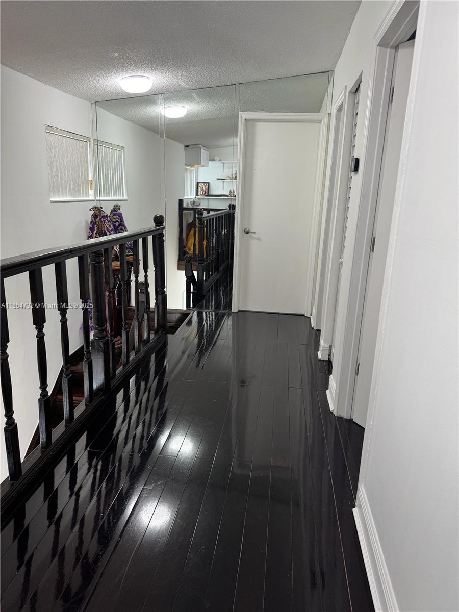 VALENCIA CONDO - Residential