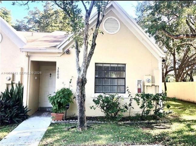 Beautiful 2/2 villa in the picturesque community of Sunrise, this spacious villa offers the perfect blend of comfort and style. The two-bedroom, two-bathroom residence is designed with an open kitchen concept, allowing for easy flow and interaction. The home is bathed in natural light, accentuated by volume ceilings, creating an airy and inviting atmosphere. The interior is thoughtfully finished with new kitchen, floors, and bathrooms. Washer and dryer inside the unit! Step outside to enjoy the golf view patio, perfect for relaxing or entertaining. With two assigned parking spots and the option to rent immediately, this villa is not just a home but a fantastic investment opportunity in a
vibrant, well-maintained community. Tenant occupied until June 2026.
