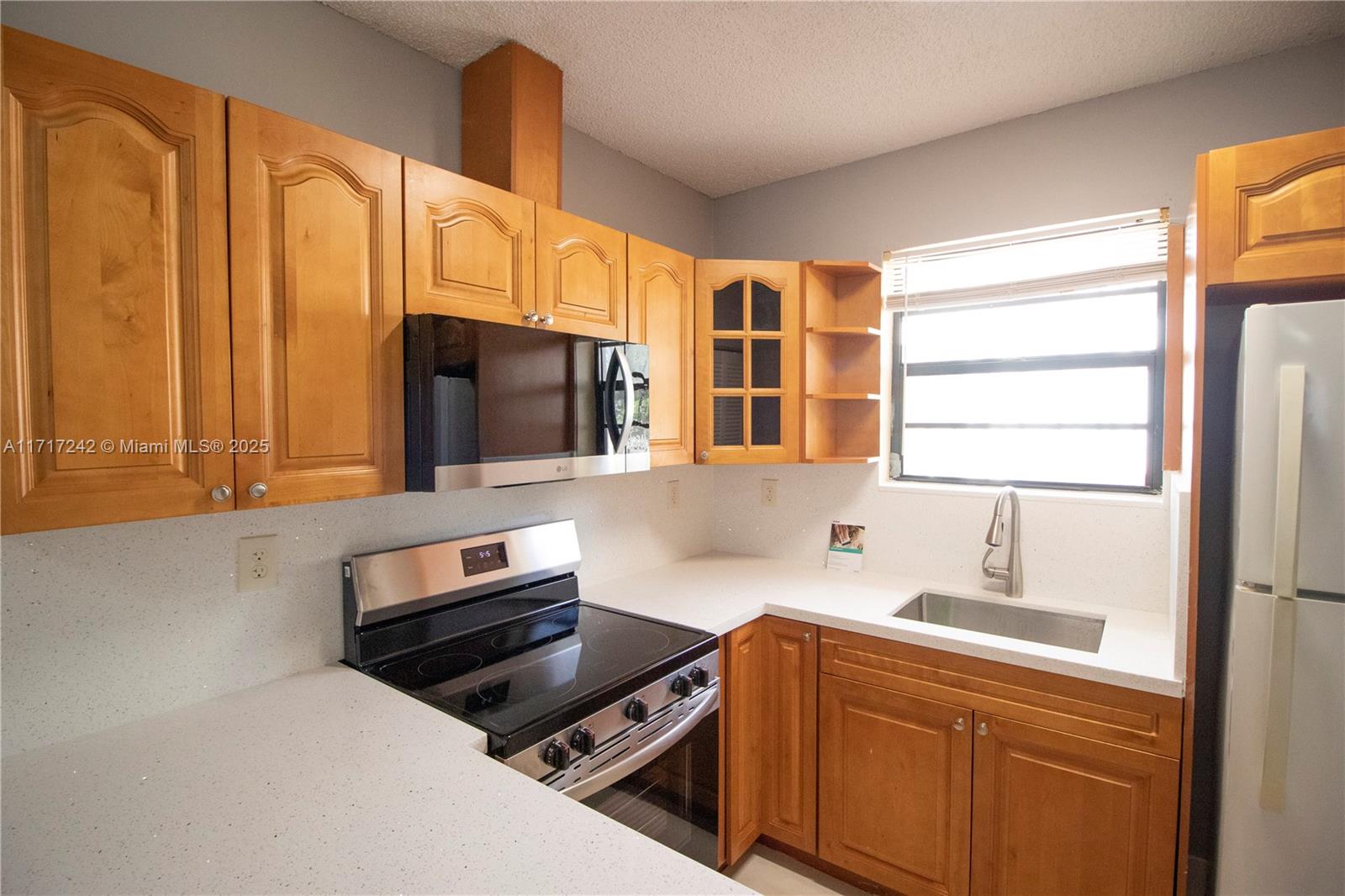 REALTY SECURITIES CORPPB - Residential Lease