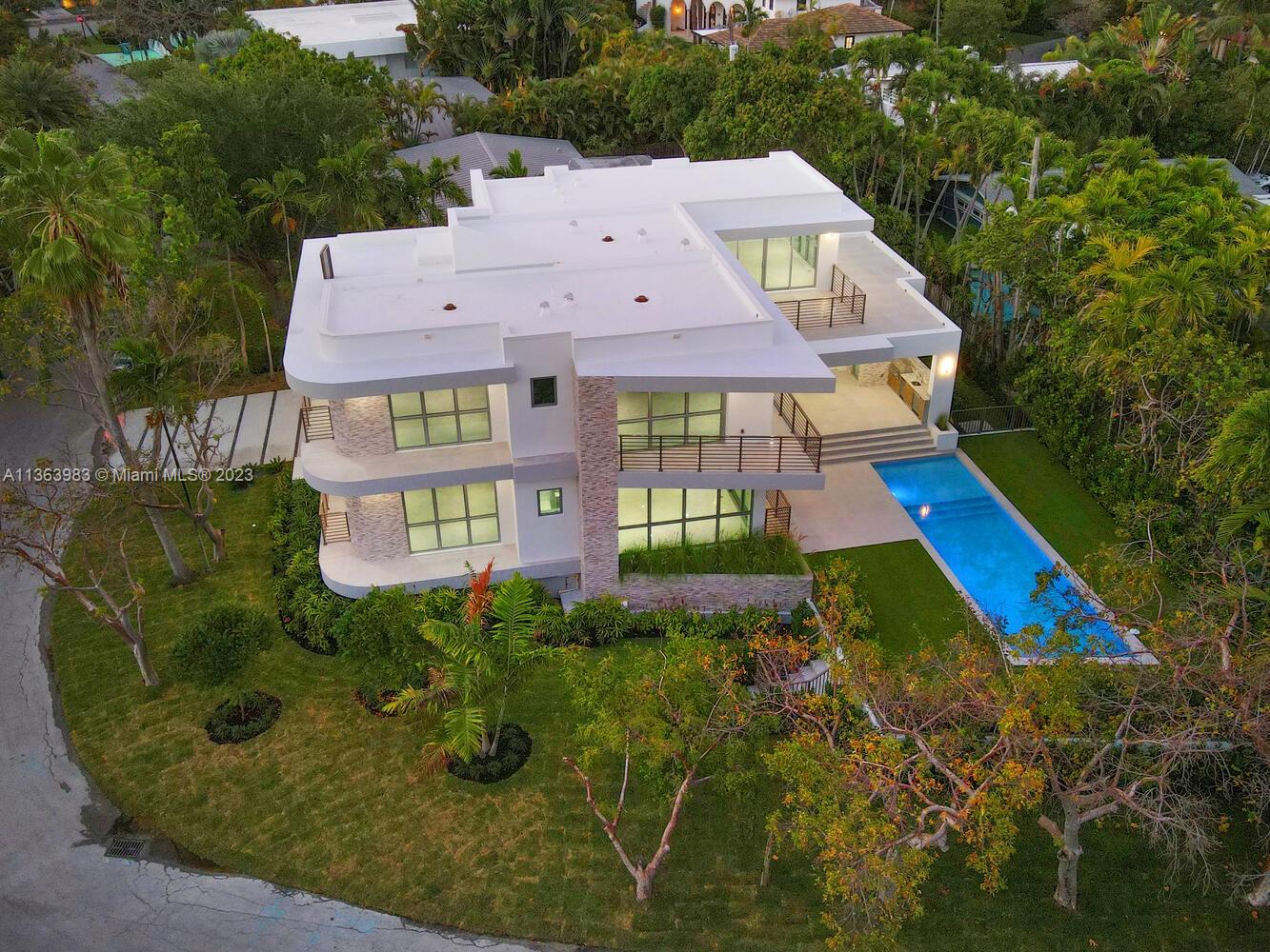 TROPICAL ISLE HOMES SUB 4 - Residential