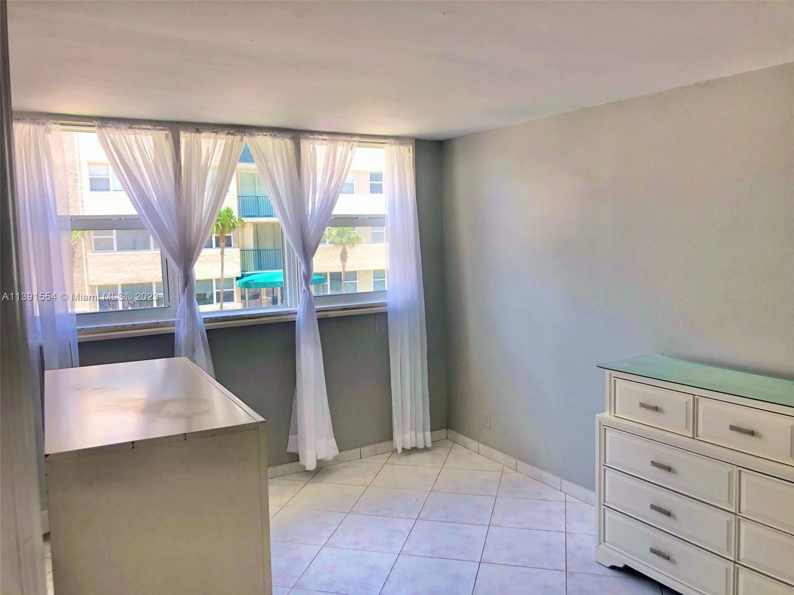 PORT DE MER CONDO - Residential