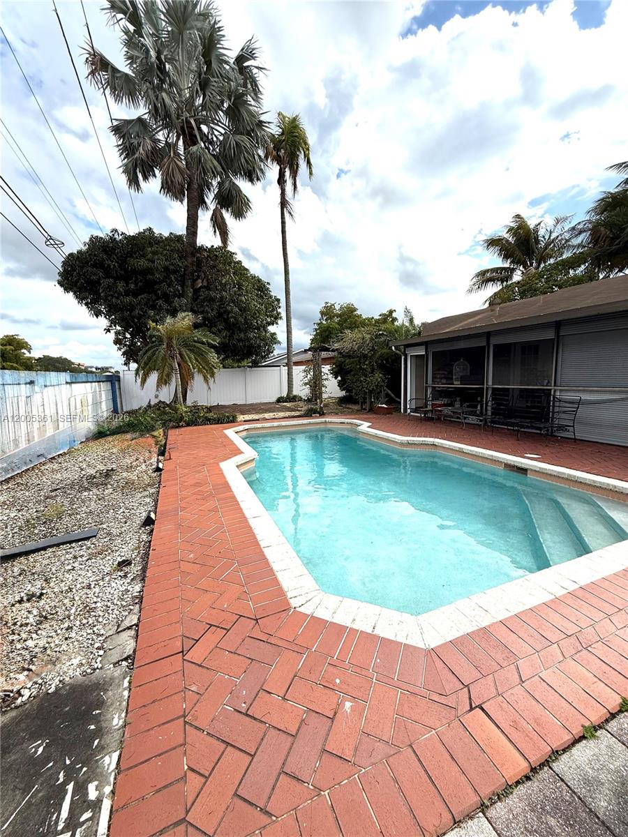 NORTH LAUDERDALE VILLAGE - Residential