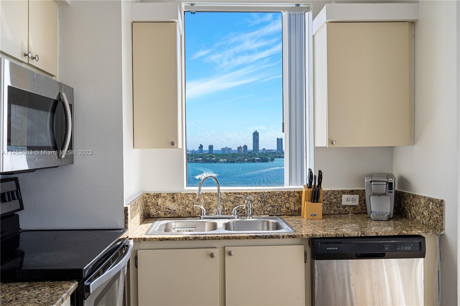 THE GRANDVIEW PALACE COND - Residential