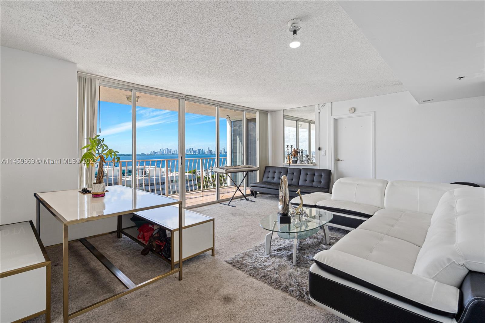 THE GRANDVIEW PALACE COND - Residential