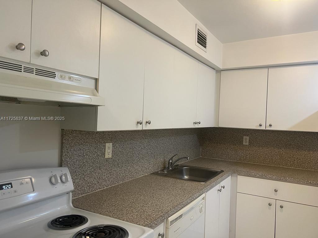 BAYVIEW PALMS CONDO - Residential