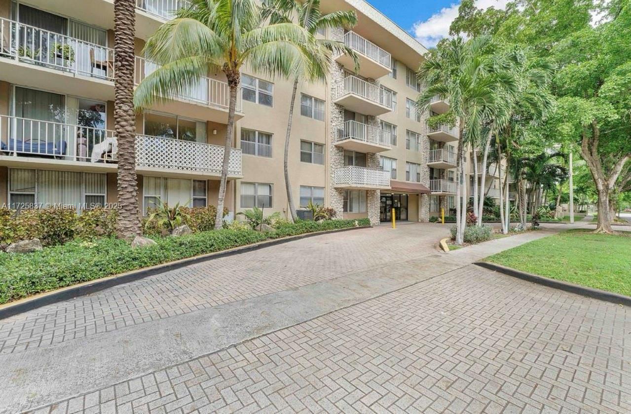 BAYVIEW PALMS CONDO - Residential