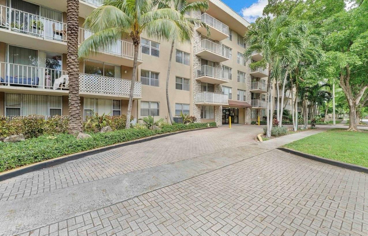 BAYVIEW PALMS CONDO - Residential