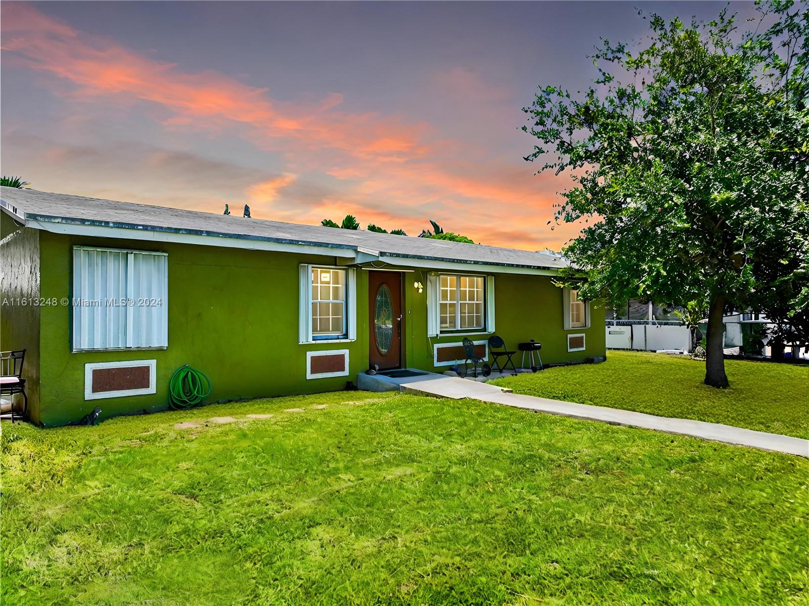 AVOCADO VILLAS - Residential
