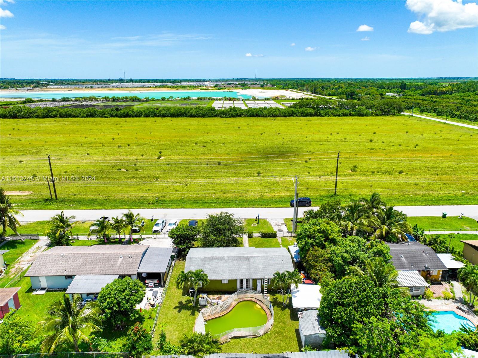 AVOCADO VILLAS - Residential