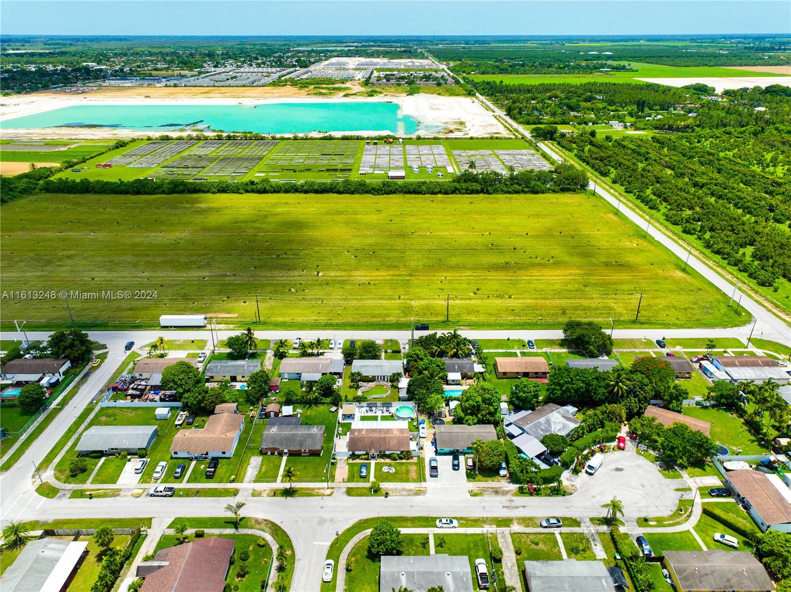 AVOCADO VILLAS - Residential