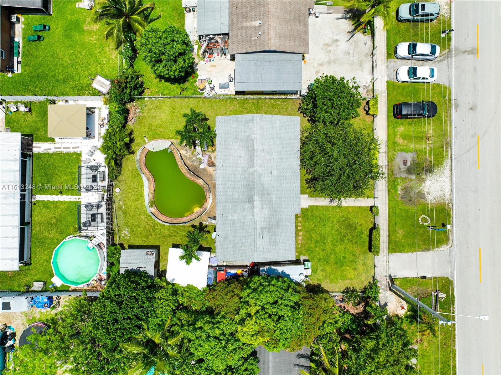 AVOCADO VILLAS - Residential