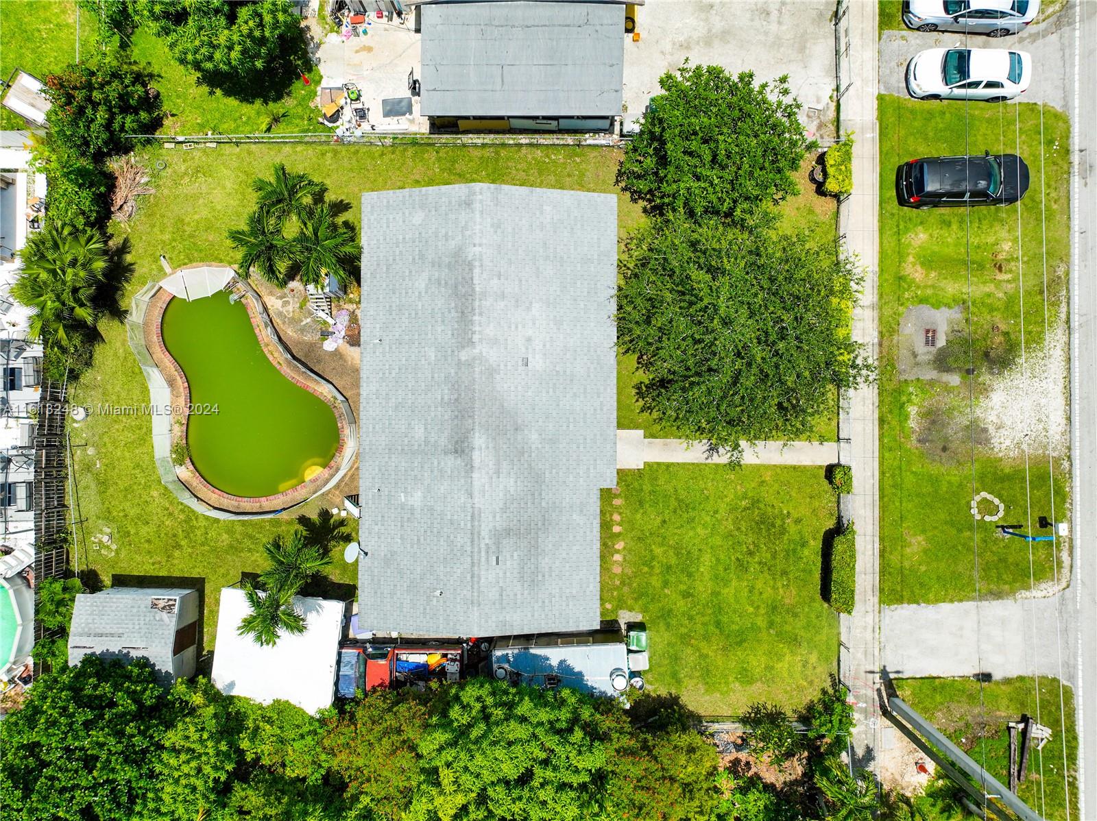 AVOCADO VILLAS - Residential