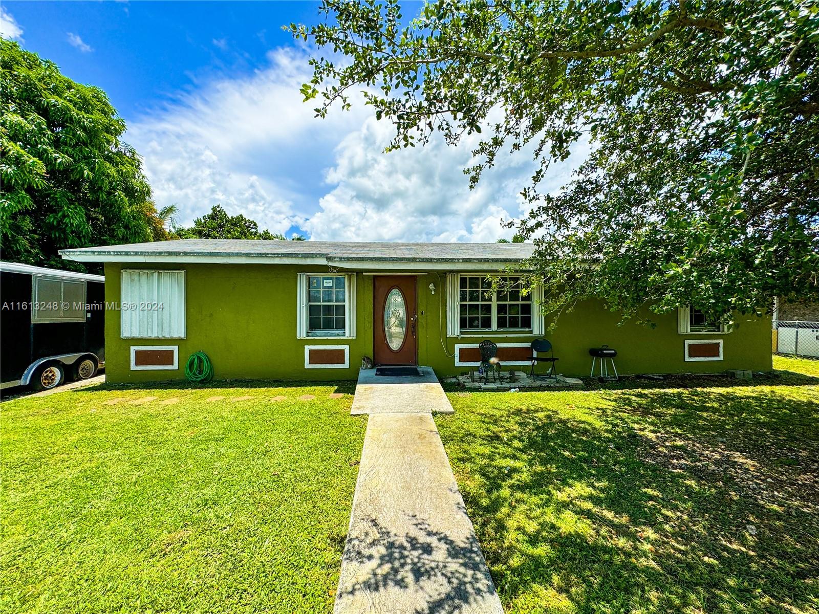 AVOCADO VILLAS - Residential