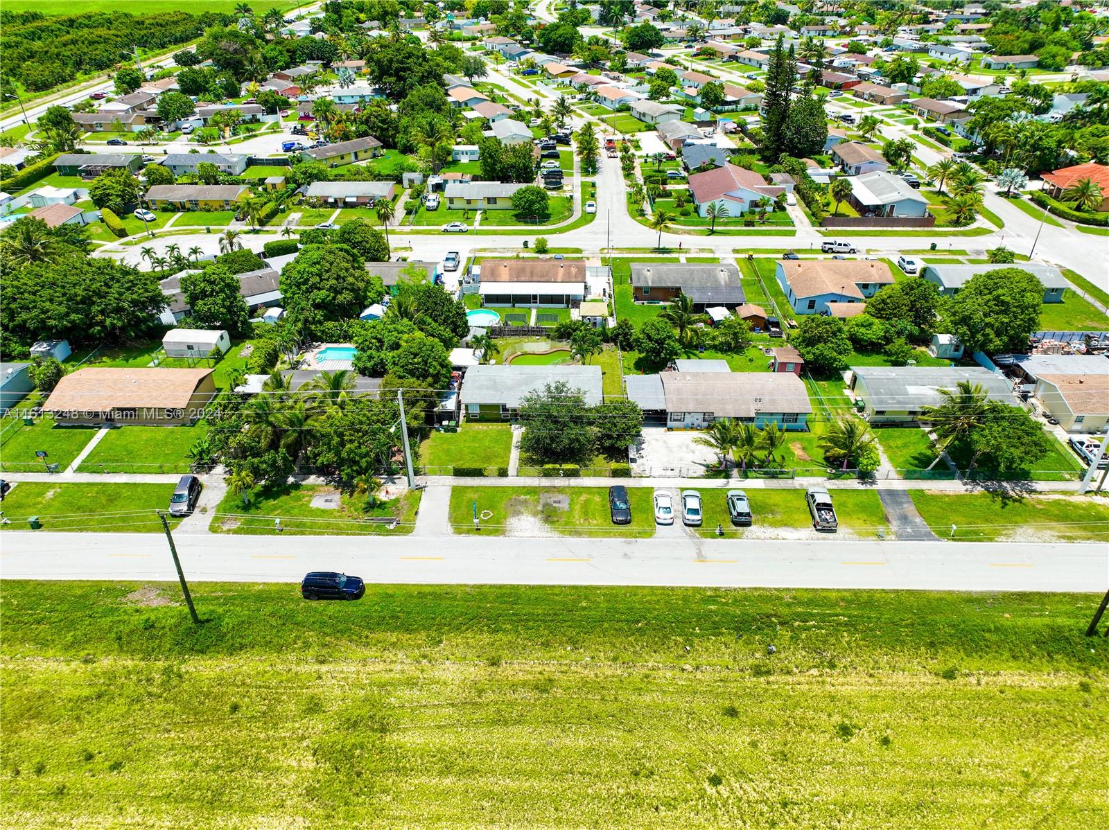AVOCADO VILLAS - Residential