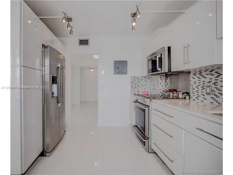 ADMIRALS PORT CONDO-EAST - Residential