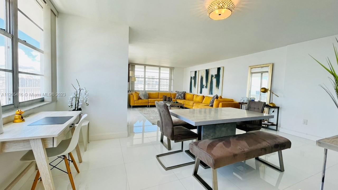ADMIRALS PORT CONDO-EAST - Residential