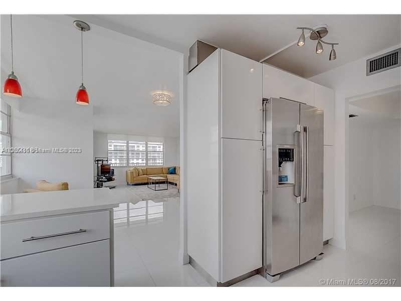 ADMIRALS PORT CONDO-EAST - Residential