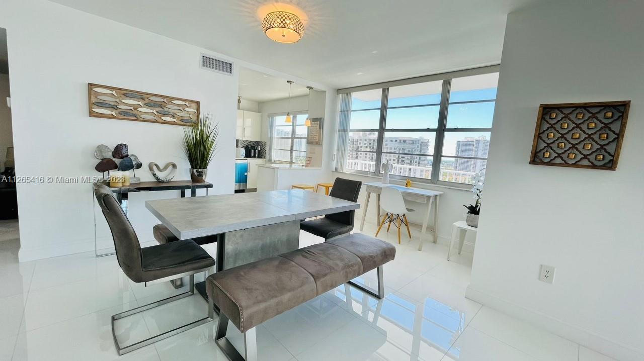 ADMIRALS PORT CONDO-EAST - Residential