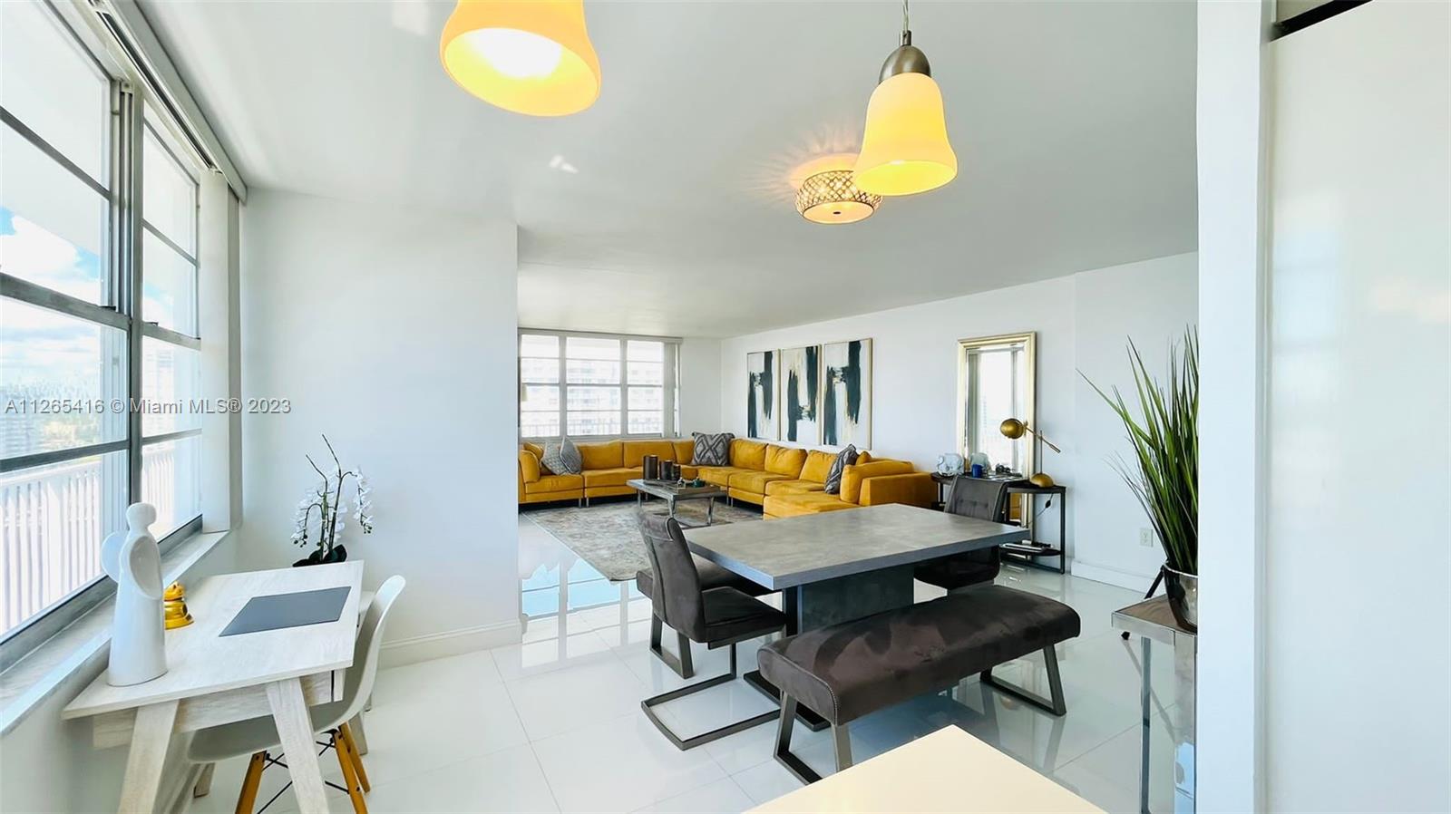 ADMIRALS PORT CONDO-EAST - Residential