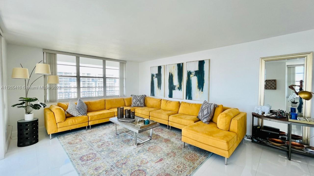 ADMIRALS PORT CONDO-EAST - Residential