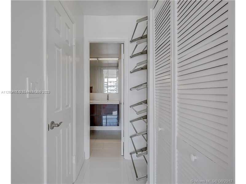 ADMIRALS PORT CONDO-EAST - Residential