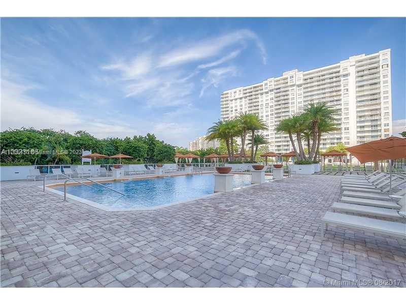 ADMIRALS PORT CONDO-EAST - Residential
