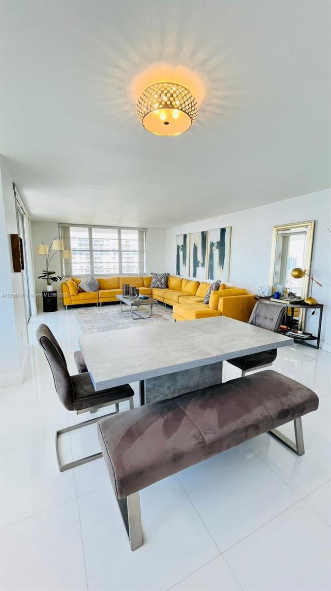 ADMIRALS PORT CONDO-EAST - Residential