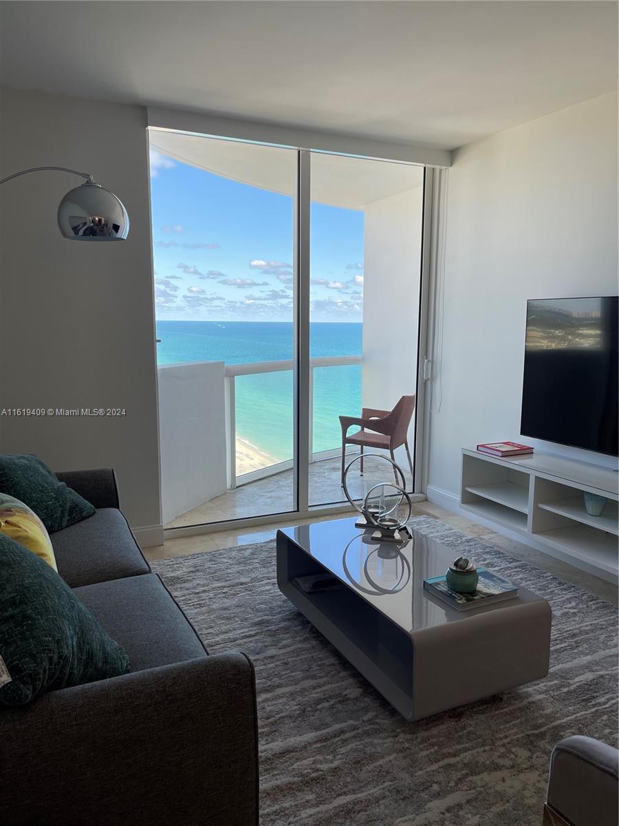 AKOYA CONDO - Residential Lease