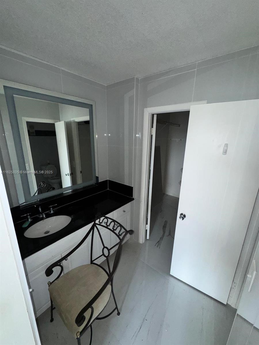 NARANJA LAKES CONDO 5 - Residential