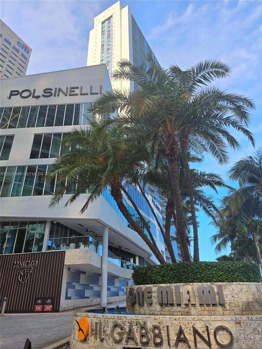 Experience urban living at its finest with this stunning 2-bedroom, 2-bathroom condominium located in the heart of Miami. Positioned on the 18th floor, this unit has breathtaking views of the city skyline and Biscayne Bay. The modern kitchen features stainless steel appliances and granite countertops. Enjoy the building's luxurious amenities, including a pool, fitness center, and 24-hour security. With its prime location, you're just steps away from dining, shopping, and entertainment.