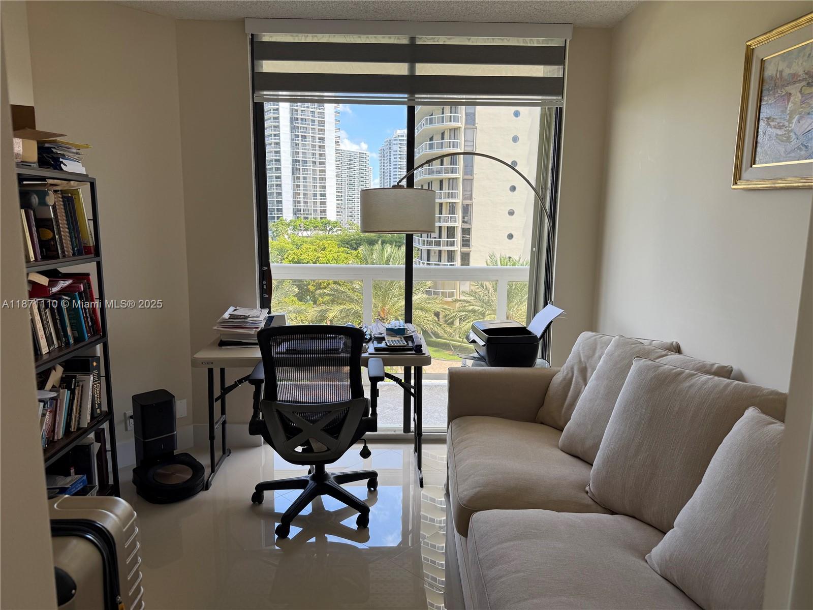 THE LANDMARK CONDO - Residential