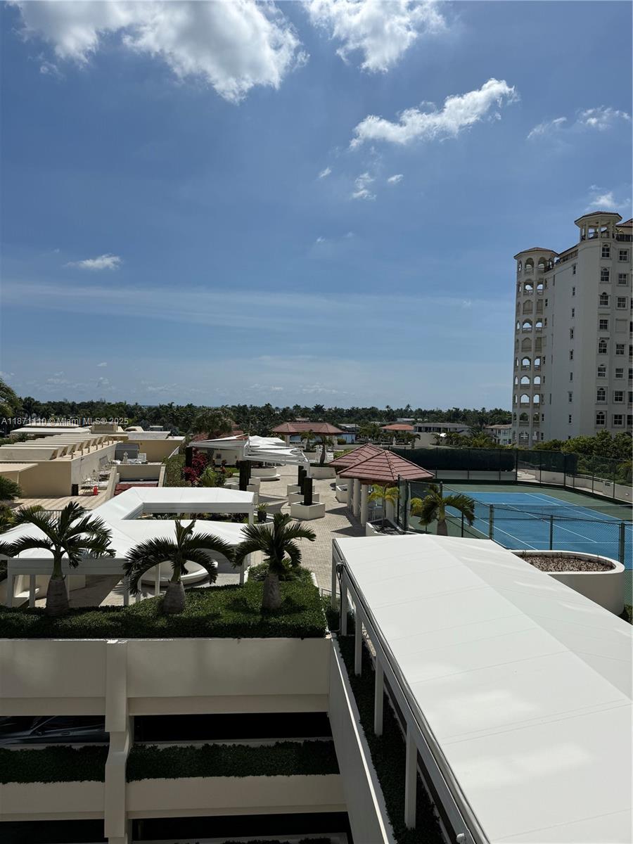 THE LANDMARK CONDO - Residential