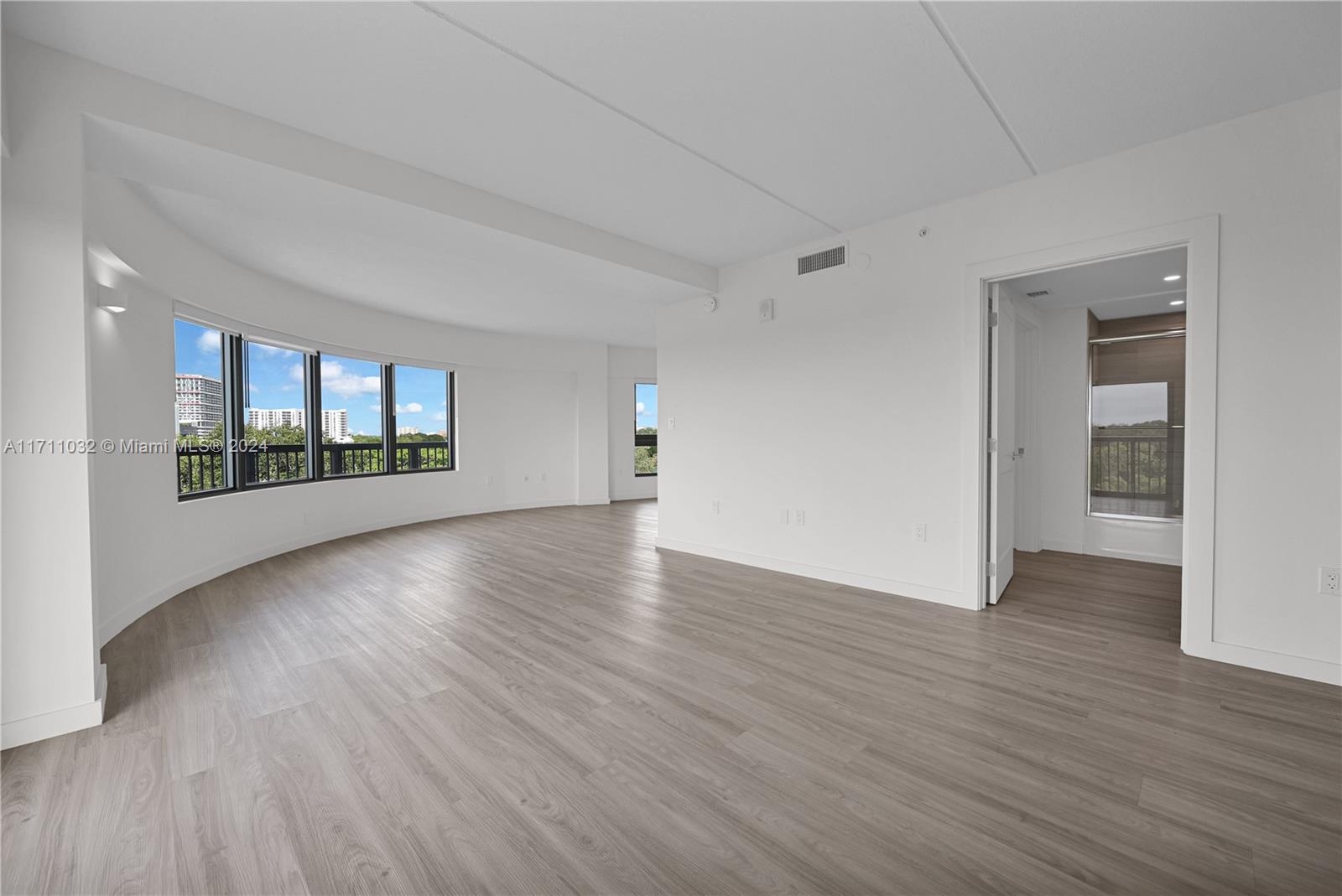 SILVER BLUFF EST SEC C - Residential Lease
